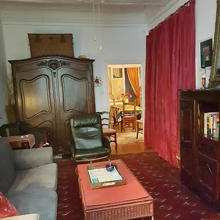 Family 2br Old Town Near Ac شقة نيس