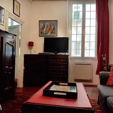 Family 2br Old Town Near Ac شقة