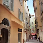 Family 2br Old Town Near Ac * Nice