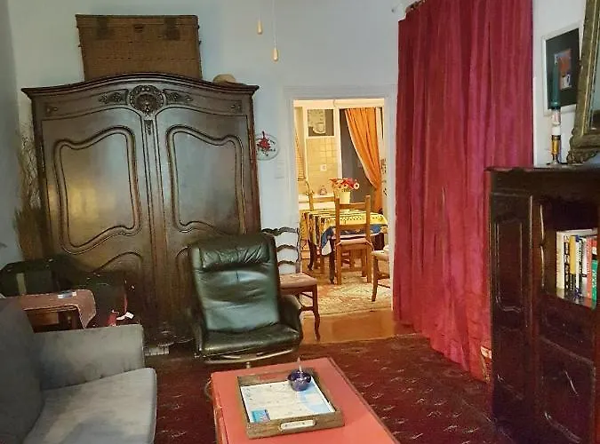 Family 2br Old Town Near Ac شقة نيس